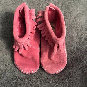 Minnetonka Pink Bootie Size 4